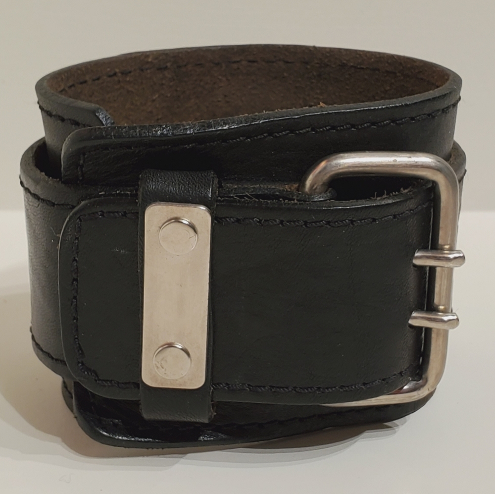 Le Chateau Leather Bracelet